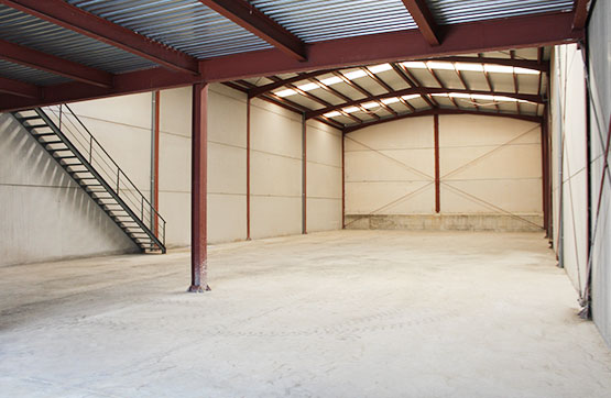 Nave industrial de 674m² en calle Constantino Polig.ind.ilipa Magna, Alcalá Del Río, Sevilla