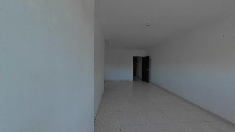 70m² Flat on neighborhood Rochelambert, Calle Puerto De La Mora-, Sevilla