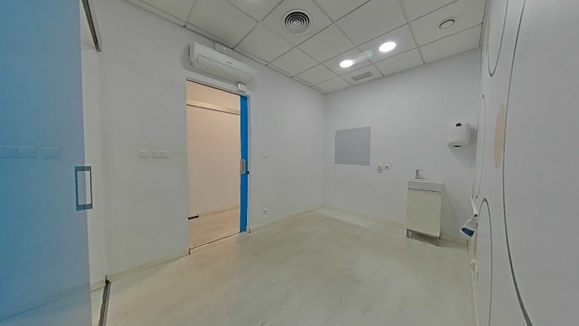 Local comercial de 340m² en calle Antonia Diaz, Dos Hermanas, Sevilla