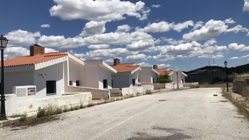 Terrain urbain de 2805m² dans rue El Gallo, Ronquillo (El), Sevilla