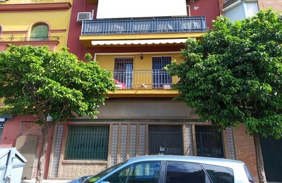 Commercial premises in street Mariano Benlliure Barrio Nervion, Sevilla