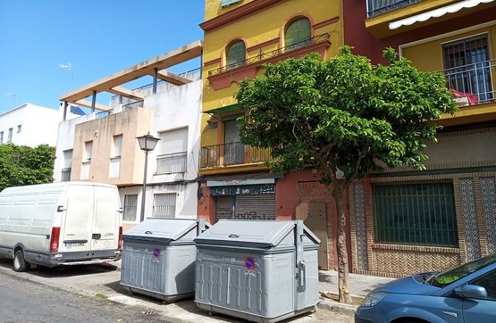 Commercial premises in street Mariano Benlliure Barrio Nervion, Sevilla