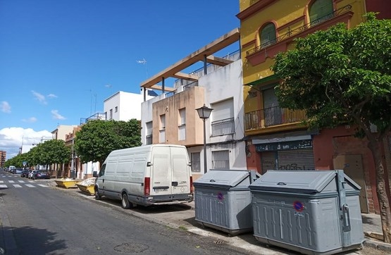 Commercial premises in street Mariano Benlliure Barrio Nervion, Sevilla