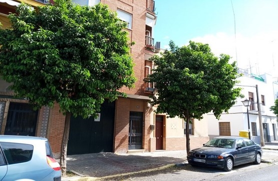 Commercial premises in street Mariano Benlliure Barrio Nervion, Sevilla