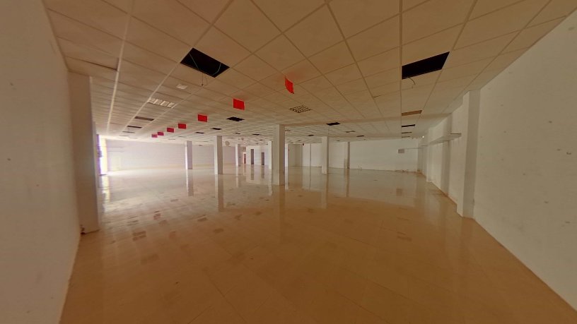 Local comercial de 491m² en calle Alcaldesa Maria Regla Jiemenez, Espartinas, Sevilla