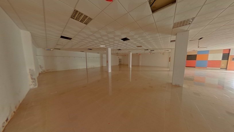 Local comercial de 491m² en calle Alcaldesa Maria Regla Jiemenez, Espartinas, Sevilla