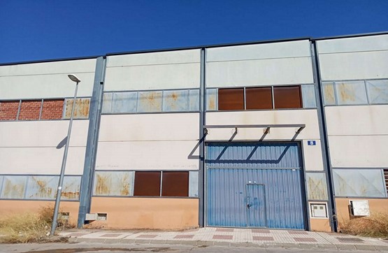 Nave industrial de 368m² en avenida Cesar Augusto, Parcela 9, Alcalá Del Río, Sevilla