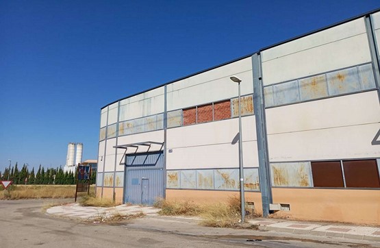 Nave industrial de 368m² en avenida Cesar Augusto, Parcela 9, Alcalá Del Río, Sevilla