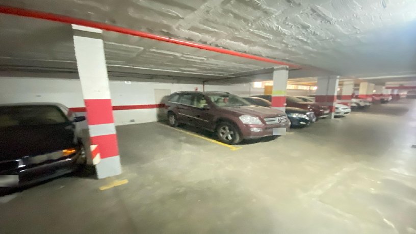 Parking space on avenue De Jerez, Sevilla