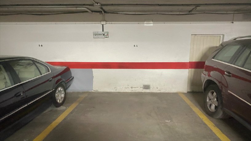 Parking space on avenue De Jerez, Sevilla