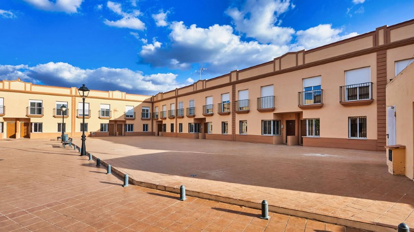 Adosado de 112m² en calle Reino Unido, Lebrija, Sevilla