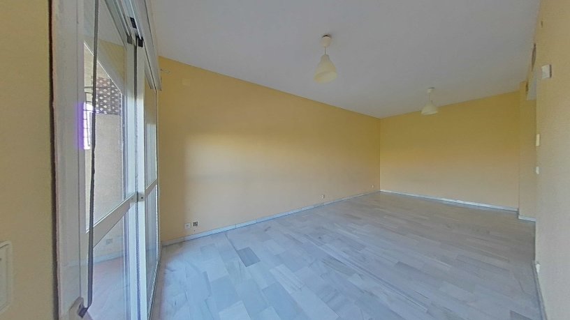 90m² Flat on avenue Andalucia, Sevilla