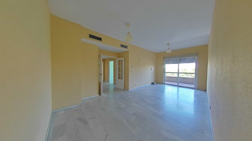 90m² Flat on avenue Andalucia, Sevilla