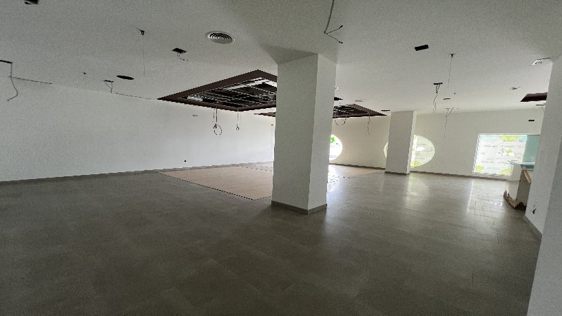 Local comercial de 121m² en avenida General Giraldez, Utrera, Sevilla