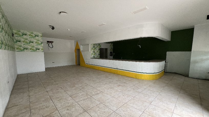 Local comercial de 81m² en avenida General Giraldez, Utrera, Sevilla