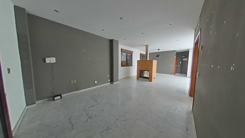 Piso de 110m² en calle Maestre Angulo, Sevilla