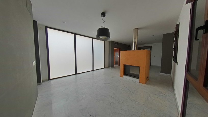 Piso de 110m² en calle Maestre Angulo, Sevilla