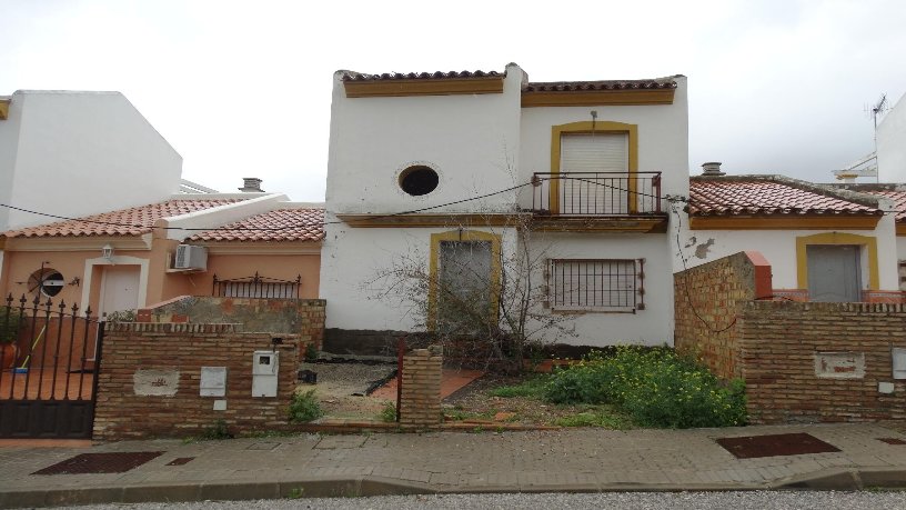 Piso de 110m² en urbanización Alonso Cano, Morón De La Frontera, Sevilla