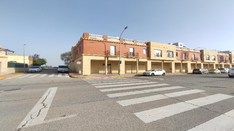 Locaux commerciaux de 1267m² dans rue Virgen De Los Dolores, Dos Hermanas, Sevilla