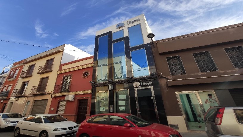 Bâtiment de bureaux de 311m² dans rue El Ejido, Dos Hermanas, Sevilla