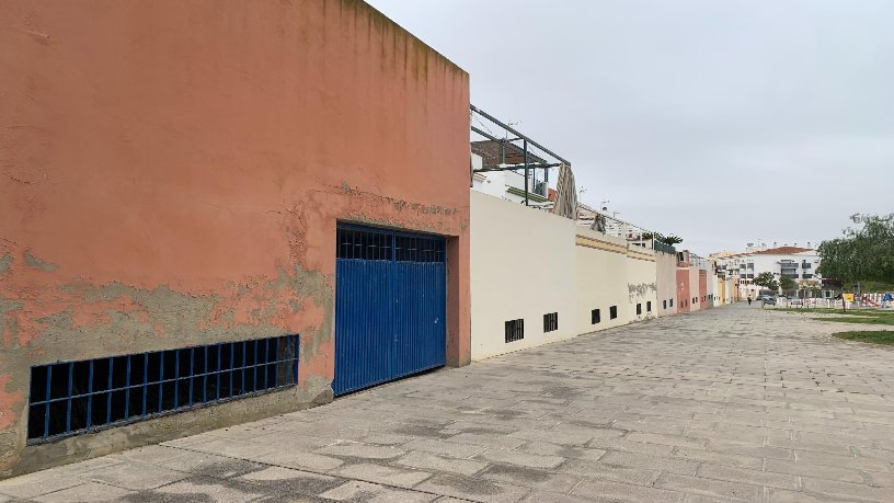 Plaza de garaje de 166m² en calle Mar Egeo 37, Alcalá De Guadaíra, Sevilla