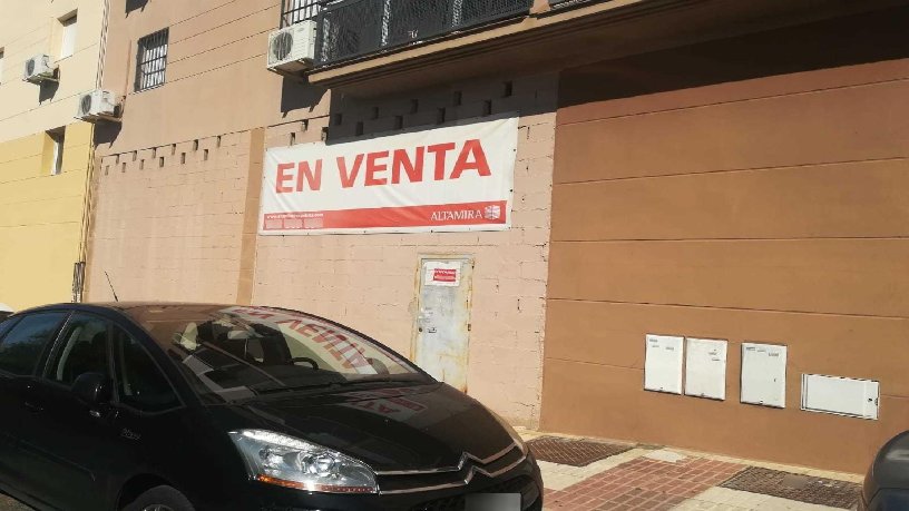 Local comercial de 292m² en calle Mar Adriático, Alcalá De Guadaíra, Sevilla