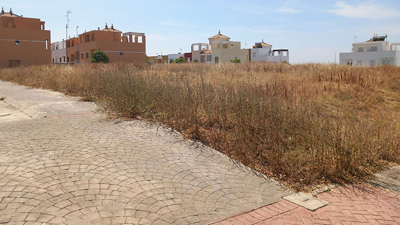 2400m² Developable land on street Granaina, Gerena, Sevilla