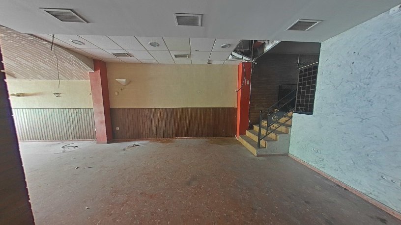 Local comercial de 217m² en calle Perena, Huesca