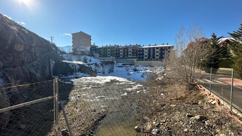 Terrain urbain de 3631m² dans rue Valentín Carderera, Sabiñánigo, Huesca