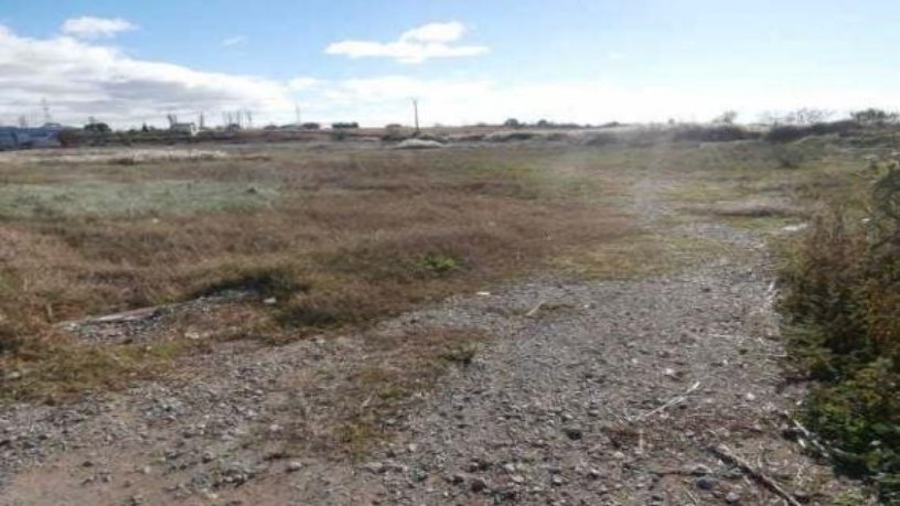 Terrain aménageable de 902m² dans rue Lerida, Binéfar, Huesca