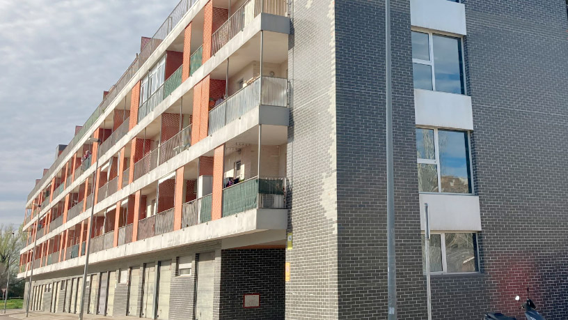 Piso de 118m² en calle Valentin Gardeta, Huesca