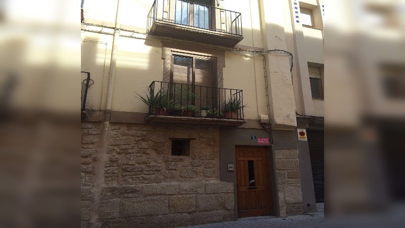 Piso de 104.00 m² con 3 habitaciones  con 1 baño  en Calle Caldereros, Alcañiz