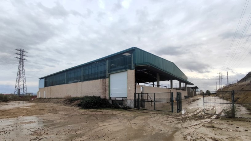 Entrepôt industriel de 1354m² dans rue Alemania, P.i. El Campillo, Zuera, Zaragoza