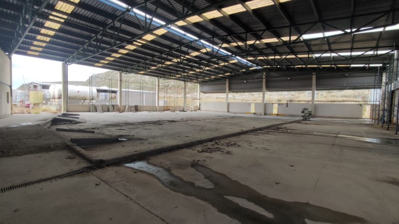 Nave industrial de 1354m² en calle Alemania, P.i. El Campillo, Zuera, Zaragoza