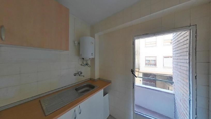 76m² Flat on street Antonio Maura, Zaragoza