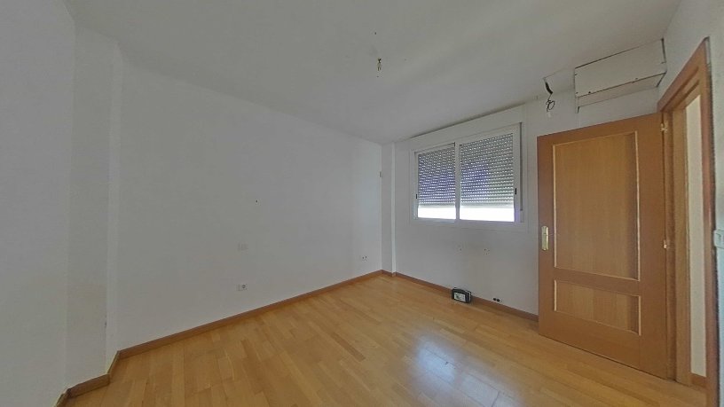 Piso de 73m² en calle Rio Gallego, Zaragoza