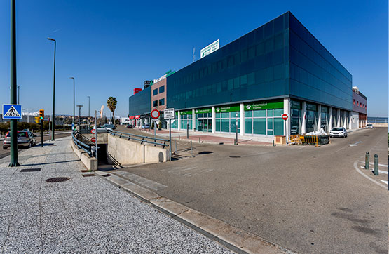 Locaux commerciaux de 1073m² dans route De Madrid S/n, P.k. 315,700 Local B-1-b, Zaragoza