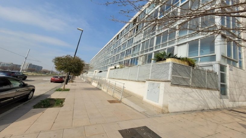 Plaza de garaje de 13m² en calle Cantando Bajo La Lluvia, Zaragoza