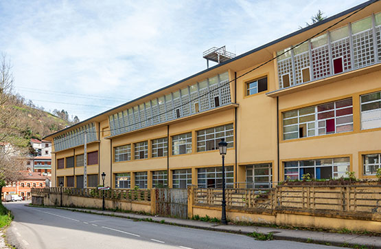 Bâtiment de bureaux de 3652m² dans rue El Venturo, San Martín Del Rey Aurelio, Asturias