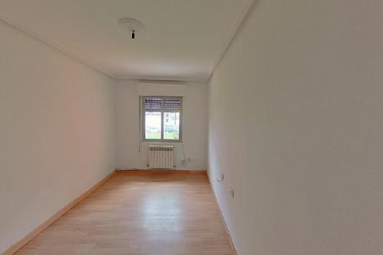 Flat in street San Melchor Garcia Sampedro, Oviedo