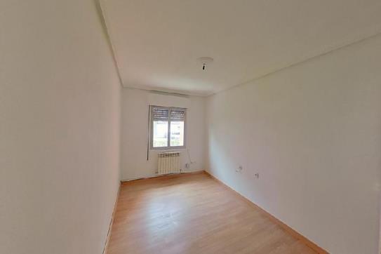 Flat in street San Melchor Garcia Sampedro, Oviedo