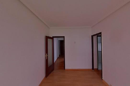 Flat in street San Melchor Garcia Sampedro, Oviedo