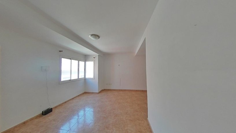 Piso en venta en calle Femes, Santa Lucía De Tirajana, Las Palmas De Gran Canaria