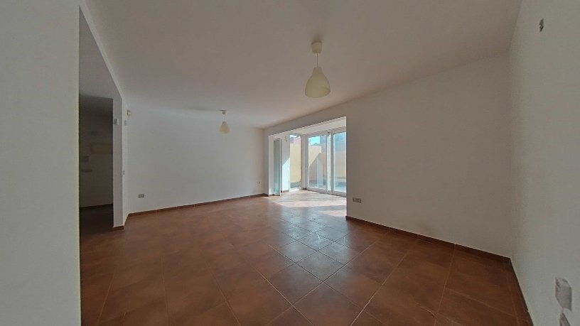 Piso en venta en CALLE PARDELA URB.MIRADOR DE LAS DUNAS S/N, OLIVA (LA)