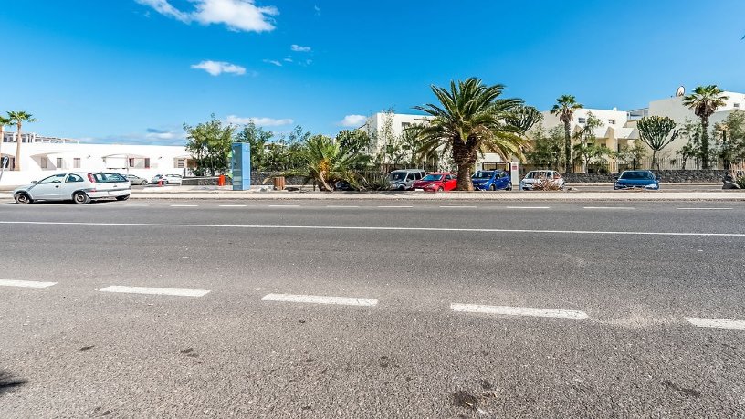 Local comercial de 126m² en avenida Del Mar - Complejo Turístico Playa Roca, Teguise, Las Palmas