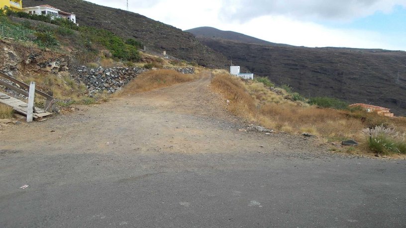 Terrain urbain de 1725m² dans rue Caletillas, Candelaria, Santa Cruz De Tenerife