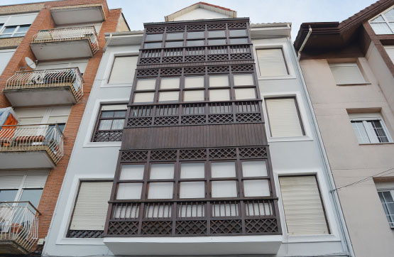 Piso de 139.00 m² con 2 habitaciones  con 1 baño en Calle Juan Xxiii, Torrelavega