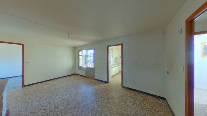 House of 263.00 m² with 4 bedrooms  with 1 bathroom  in Street San Jose 16-18, Caudete