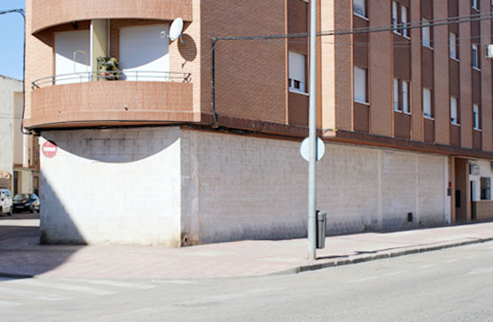 Local comercial de 265m² en avenida Presidente Adolfo Suarez, Villarrobledo, Albacete