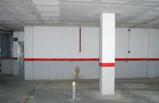 Parking space on street Luis Pascual, Caudete
